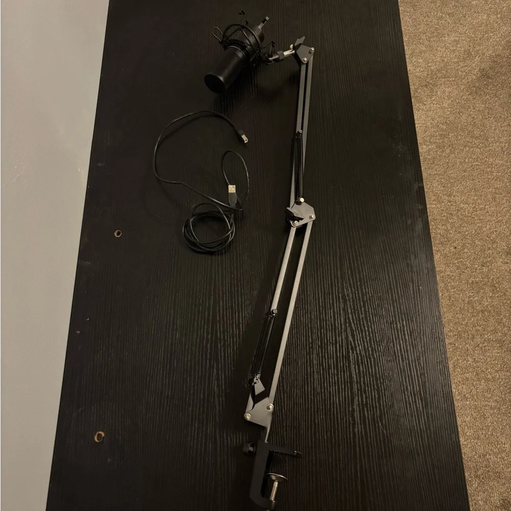 Tonor Q91 Microphone Fair Condition Everything Works, for PS5, Xbox, and PC